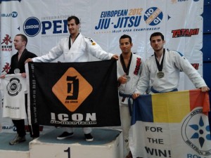 Muscalu "Muscle" Andrei (dreapta) - Medaliat cu bronz la Open-ul Londrei si multiplu medaliat national