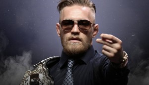 Conor McGregor, primul luptator din UFC care a detinut 2 centuri simultan.