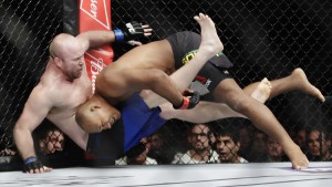 Jacare a castigat ultimul sau meci impotriva lui Tim Boetsch prin Kimura.