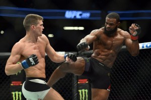 Woodley vs Wonderboy 2, un rematch foarte apropiat de meciul initial. Woodley a castigat prin decizie majoritara.