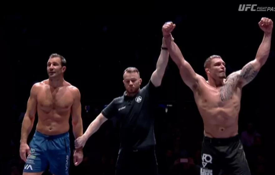 Luke Rockhold pierde impotriva lui Nick Rodriguez la Polaris 12! (VIDEO)