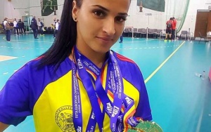 Florina Petcu a luat trei medalii de aur intr-o zi! – Absoluto Fighting