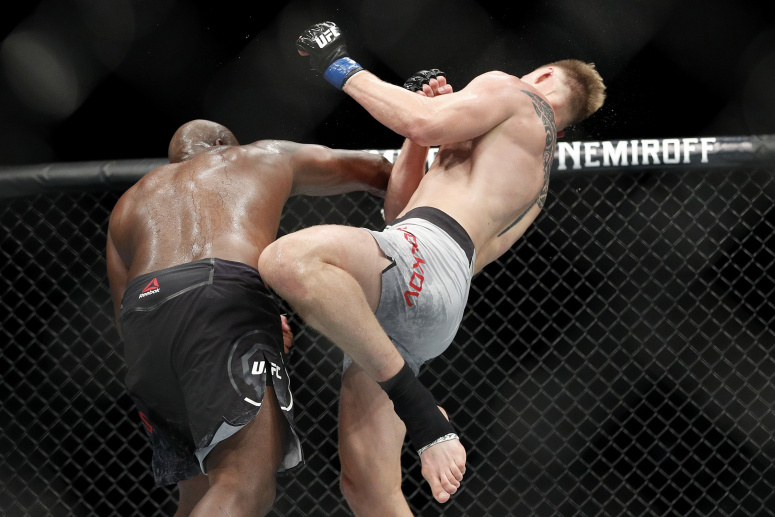 UFC 265: Vezi cele mai spectaculoase faze din carierele lui Derrick Lewis si Cyril Gane (VIDEO)