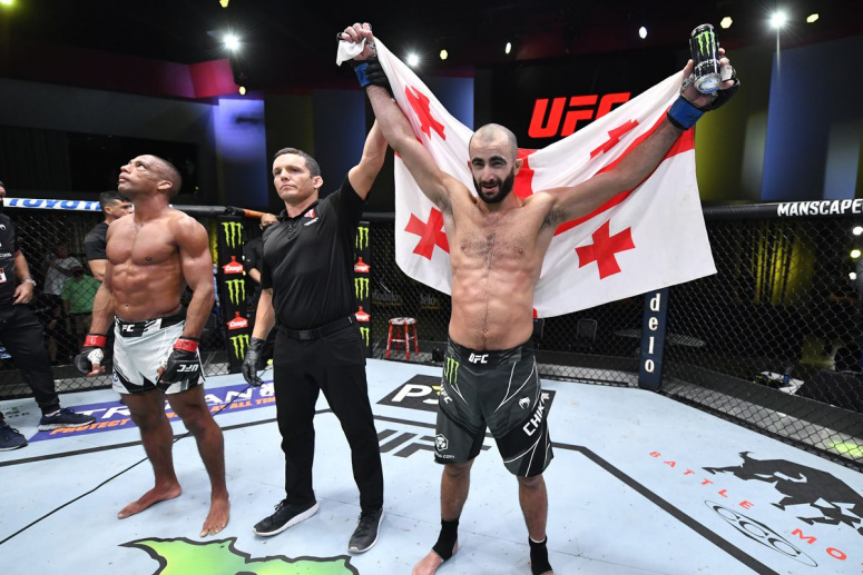 Vezi toate rezultatele de la gala UFC Vegas 35: Edson Barboza vs Giga Chikadze! (VIDEO)