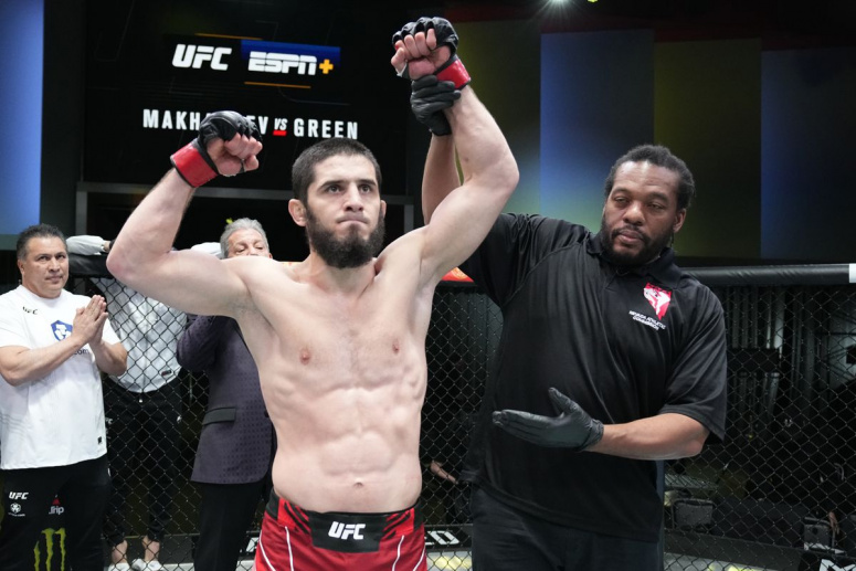 Vezi toate fazele de la gala UFC Vegas 49: Islam Makhachev vs Booby Green (VIDEO)