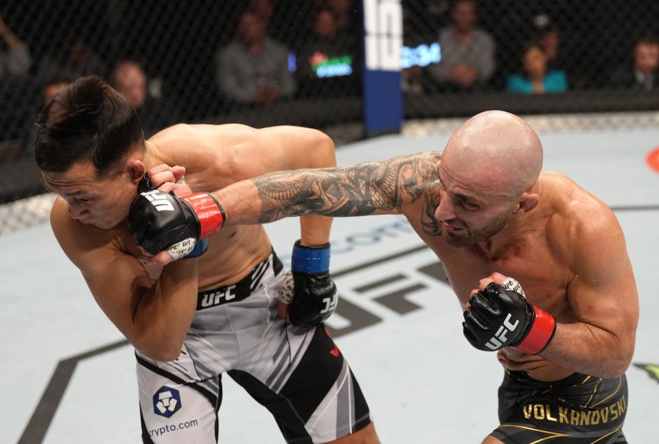 Intra sa vezi toate rezultatele de la gala UFC 273: Alexander Volkanovski vs The Korean Zombie! (VIDEO)