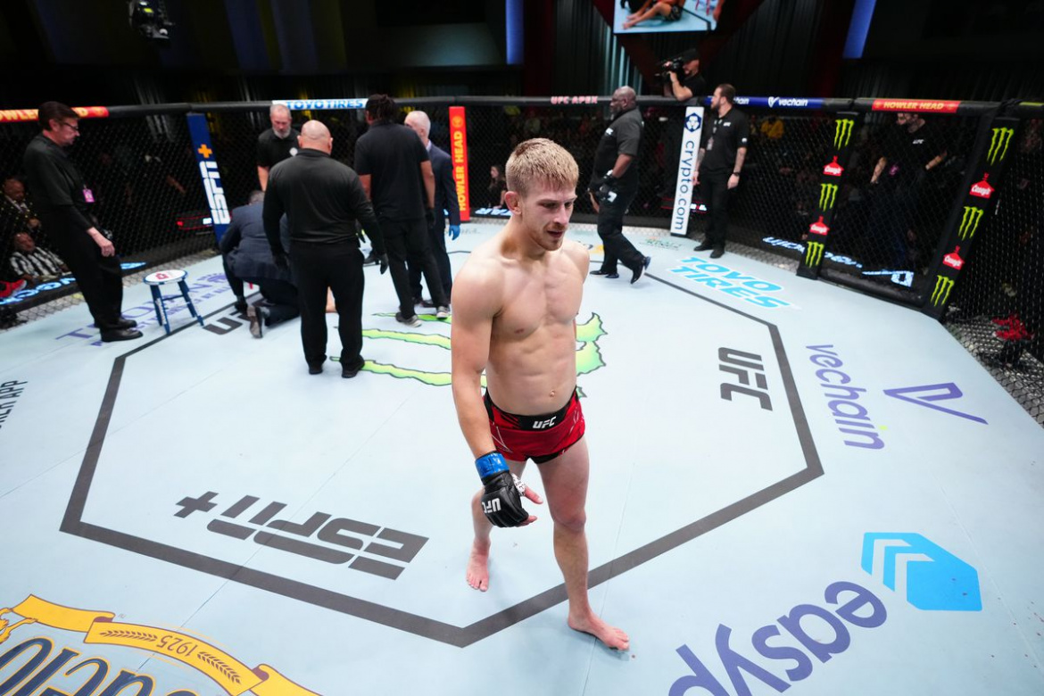 Arnold Allen il invinge pe Calvin Kattar si este cu un pas mai aproape de a lupta pentru titlu! (VIDEO)