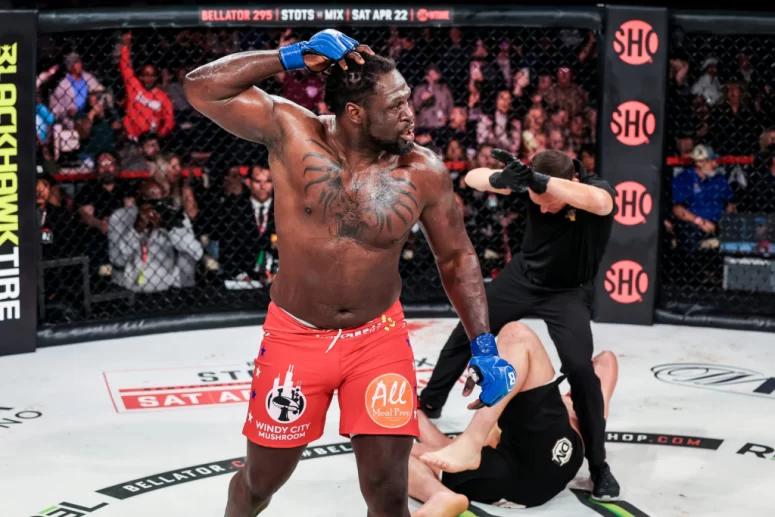 Vezi toate fazele de la Bellator 293: Marcelo Golm vs Daniel James + o cerere in casatorie!