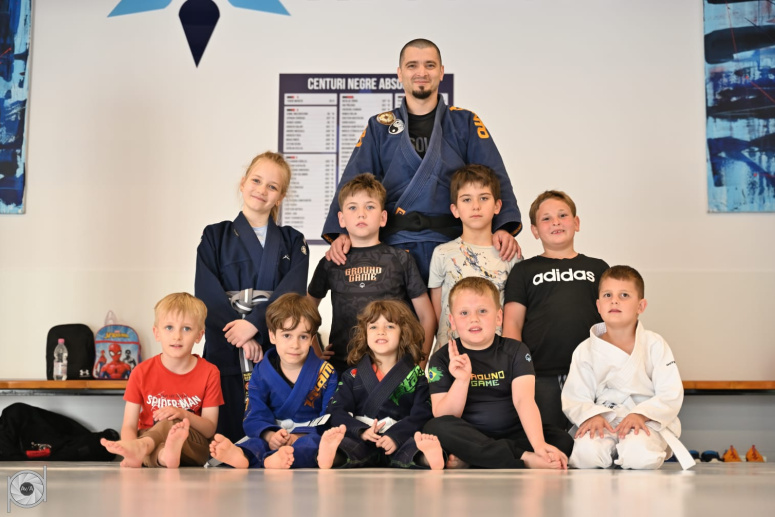 Beneficiile BJJ pentru copii - TOP 5 beneficii Jiu Jitsu Brazilian