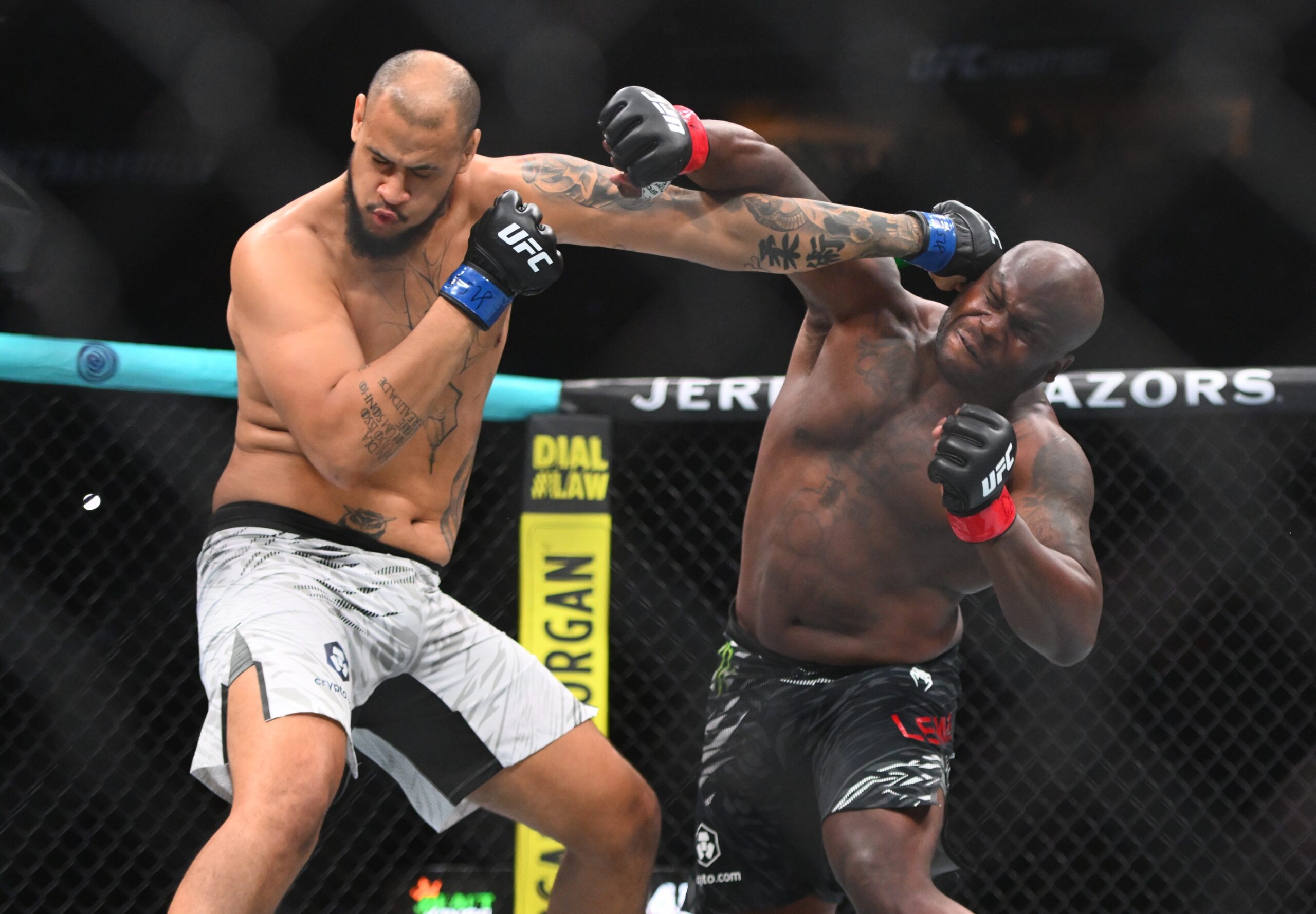 Vezi toate rezultatele de la gala UFC Fight Night: Derrick Lewis vs Tallison Teixeira! KO-uri brutale! (VIDEO)