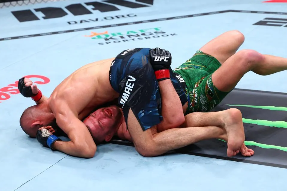Rezultate complete UFC 319: Dricus du Plessis vs Khamzat Chimaev! Avem un nou campion! (VIDEO)