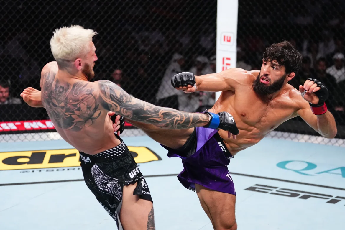 Arman Tsarukyan l-a submis pe Dan Hooker! Ian Garry l-a batut pe Belal Muhammad! (VIDEO)