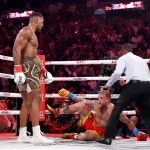 Anthony Joshua l-a facut KO pe Jake Paul si i-a fracturat mandibula in doua locuri! (VIDEO)