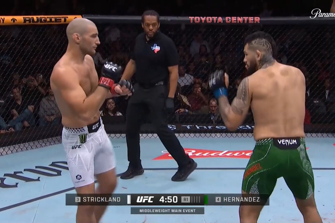 Vezi cele mai tari faze si rezultatele complete de la gala UFC Houston: Sean Strickland vs Anthony Hernandez! (VIDEO)