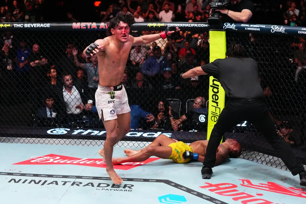 A fost o seara plina de knockouturi si submisii in UFC! Intra aici sa le vezi pe toate! (VIDEO)