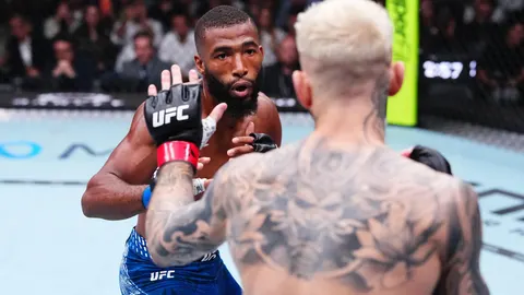 Vezi toate fazele de la UFC Paris si debutul lui Pavel Andrusca in UFC! (VIDEO)